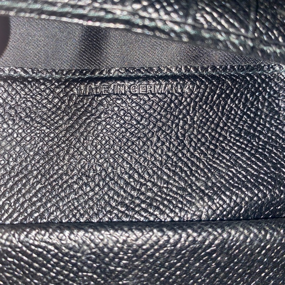 BVLGARI Black Leather Bifold Unisex Wallet - Picture 10 of 10